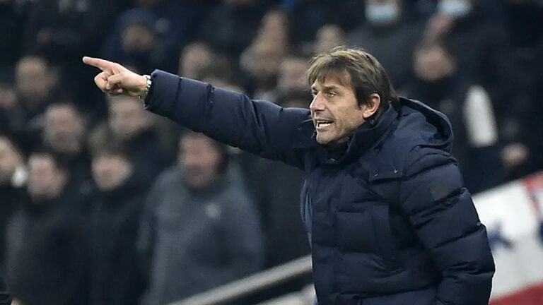 Just a phone call, Manchester United can hijack Antonio Conte from Tottenham Hotspur